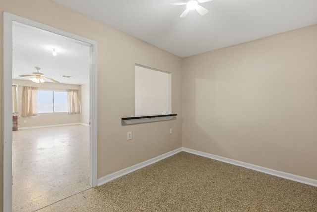 313 Grand Avenue, Bacliff, TX 77518