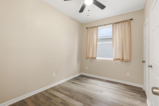 313 Grand Avenue, Bacliff, TX 77518