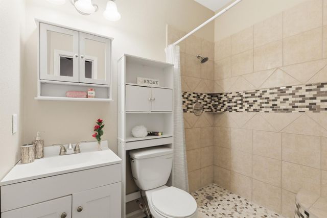 313 Grand Avenue, Bacliff, TX 77518