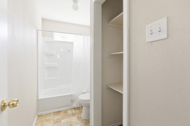 313 Grand Avenue, Bacliff, TX 77518