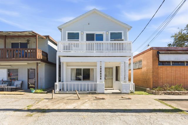 313 Grand Avenue, Bacliff, TX 77518