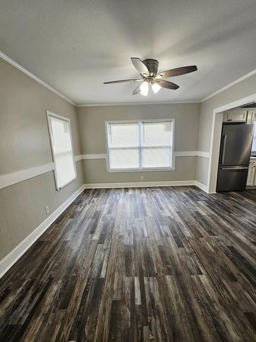 105 E Register Street, Geneva, AL 36340