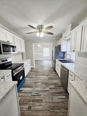 105 E Register Street, Geneva, AL 36340