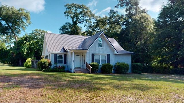 105 E Register Street, Geneva, AL 36340