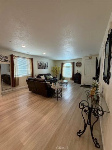 13229 Plaza Laredo Way, Victorville, CA 92395
