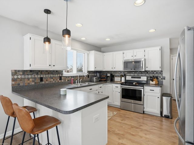 54537 Pine Street, New Baltimore, MI 48047