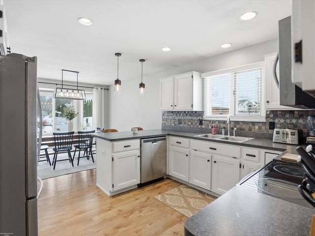 54537 Pine Street, New Baltimore, MI 48047