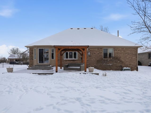 54537 Pine Street, New Baltimore, MI 48047