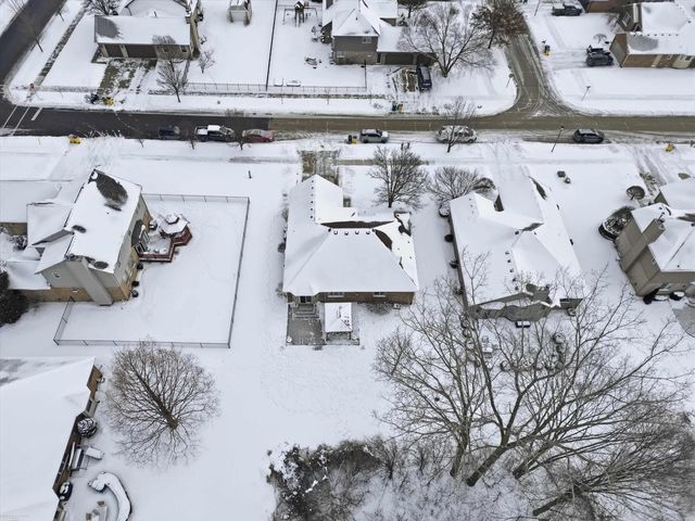 54537 Pine Street, New Baltimore, MI 48047