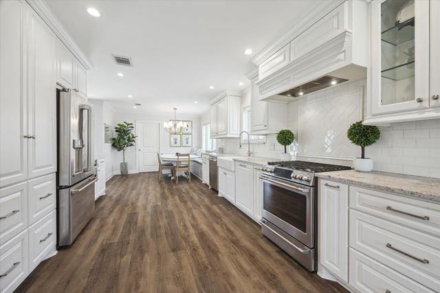 9823 Canoga Lane, Houston, TX 77080