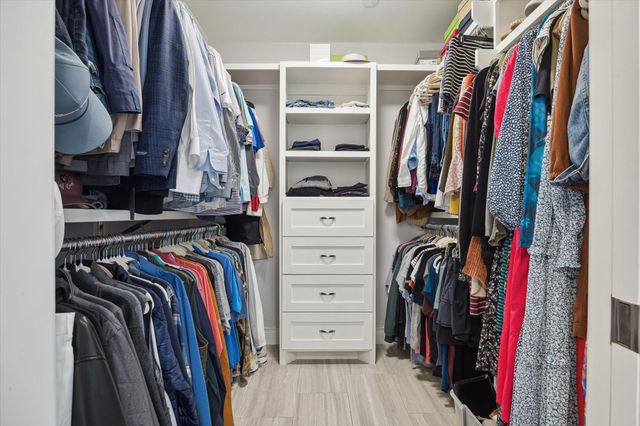 9823 Canoga Lane, Houston, TX 77080