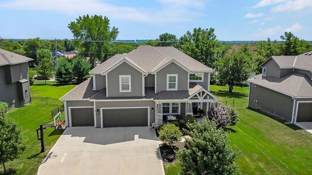 21803 W 46th Terrace, Shawnee, KS 66226