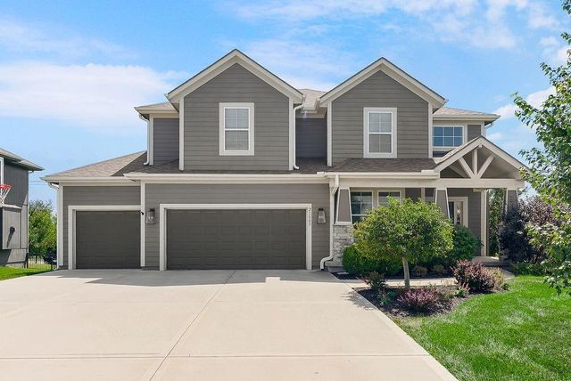 21803 W 46th Terrace, Shawnee, KS 66226