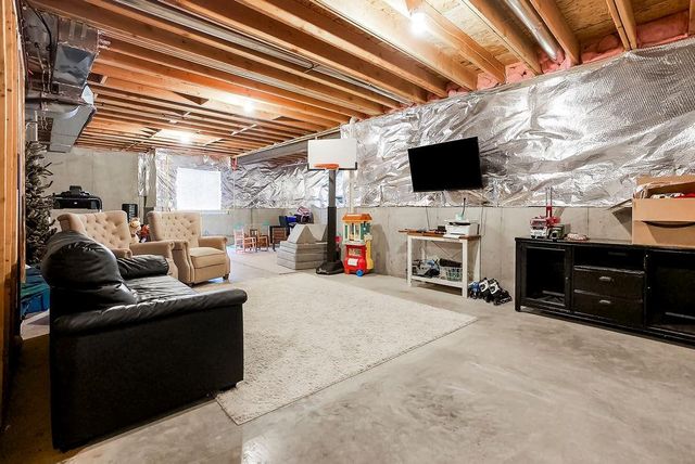 21803 W 46th Terrace, Shawnee, KS 66226