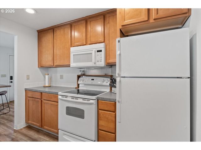 18191 S HIGHWAY 211, Molalla, OR 97038