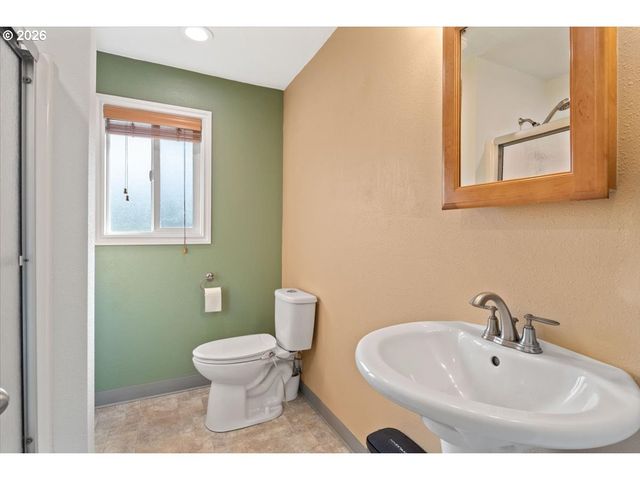 18191 S HIGHWAY 211, Molalla, OR 97038