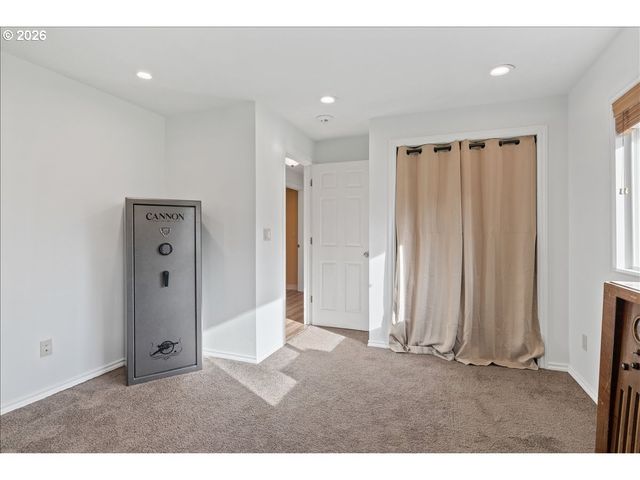 18191 S HIGHWAY 211, Molalla, OR 97038