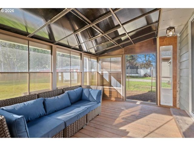 18191 S HIGHWAY 211, Molalla, OR 97038