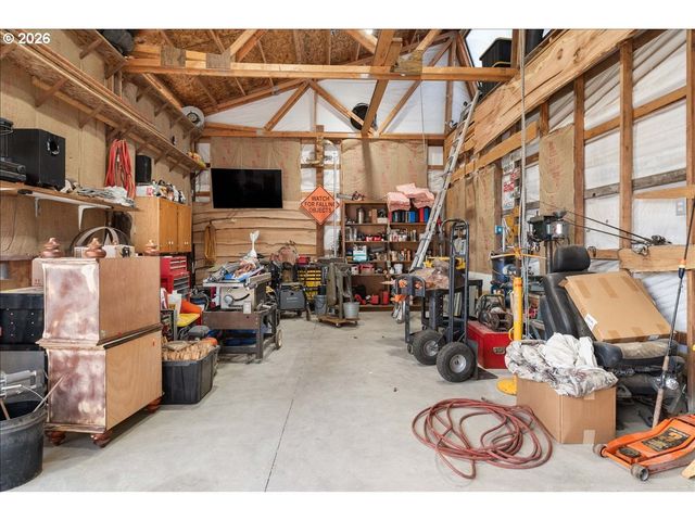 18191 S HIGHWAY 211, Molalla, OR 97038