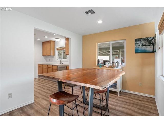 18191 S HIGHWAY 211, Molalla, OR 97038