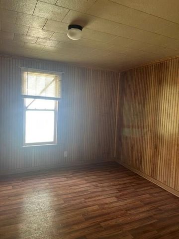 232 Natchez Trace Rd, Camden, TN 38320