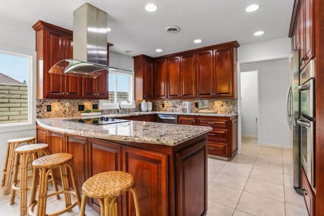 2855 N Shady Glen, Orange, CA 92867