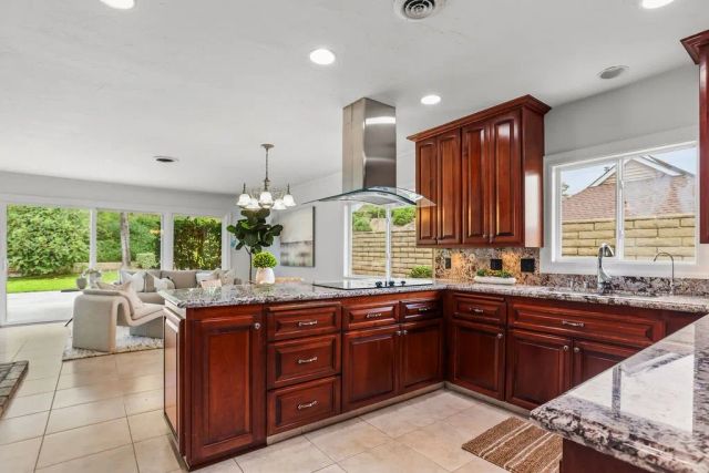 2855 N Shady Glen, Orange, CA 92867