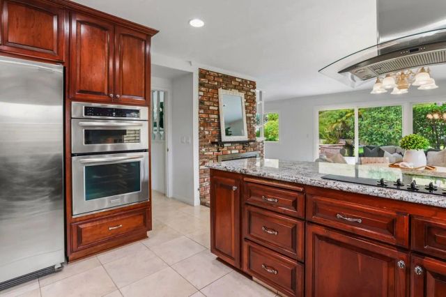 2855 N Shady Glen, Orange, CA 92867