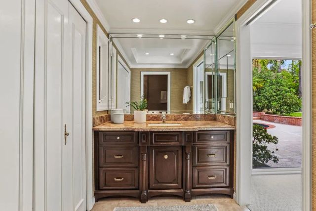 2855 N Shady Glen, Orange, CA 92867