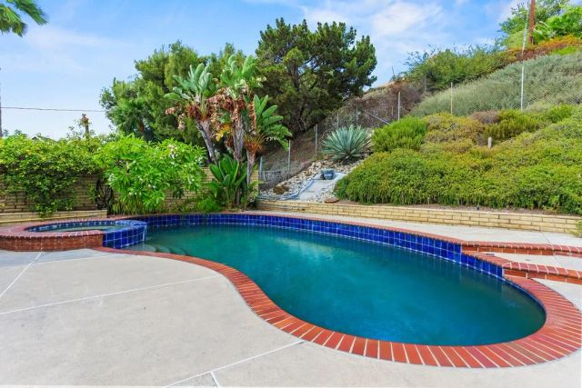 2855 N Shady Glen, Orange, CA 92867