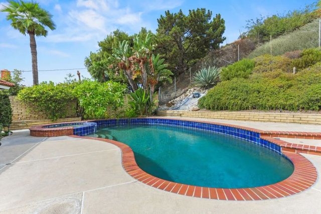 2855 N Shady Glen, Orange, CA 92867