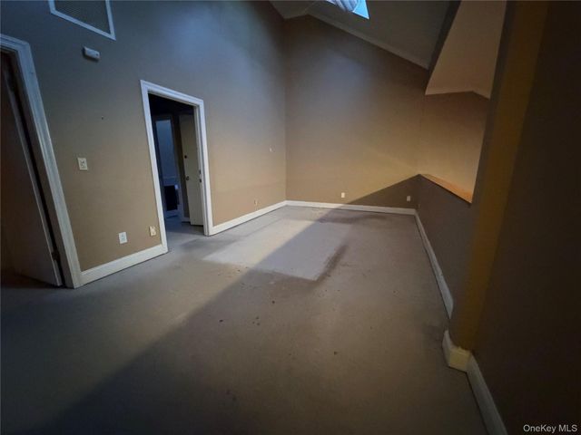 6 Brookridge Road, New Rochelle, NY 10804