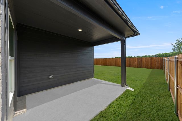 1221 Anderson Drive, Trenton, TX 75490