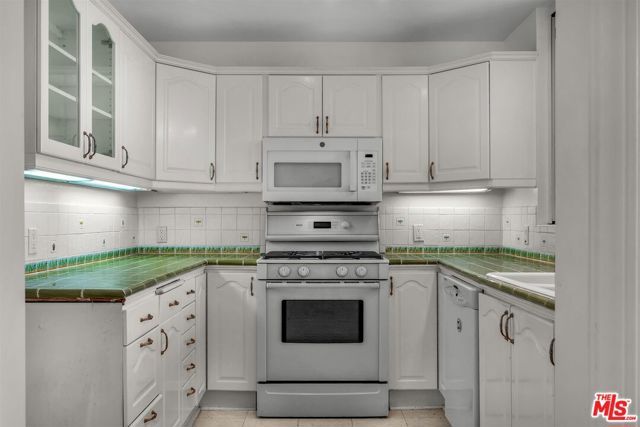 15510 W Sunset Boulevard 304, Los Angeles, CA 90272