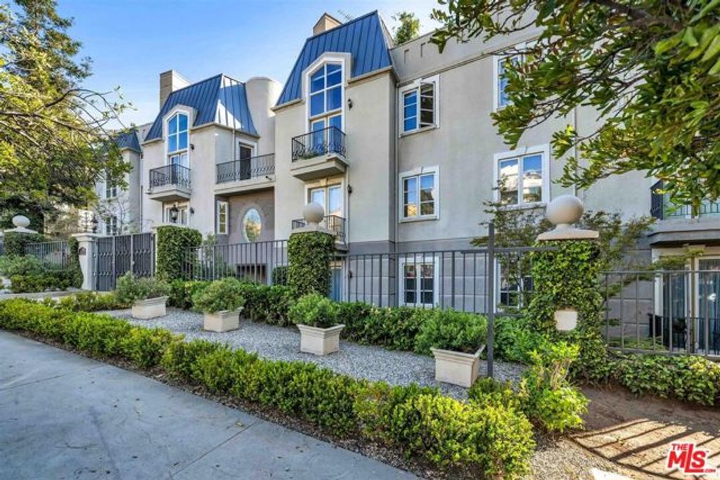 15510 W Sunset Boulevard 304, Los Angeles, CA 90272