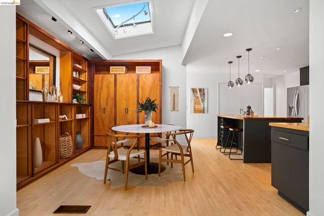 6966 Paso Robles Drive, Oakland, CA 94611