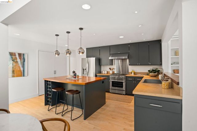 6966 Paso Robles Drive, Oakland, CA 94611