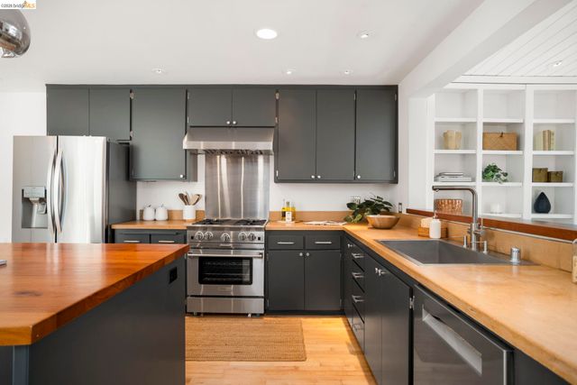 6966 Paso Robles Drive, Oakland, CA 94611