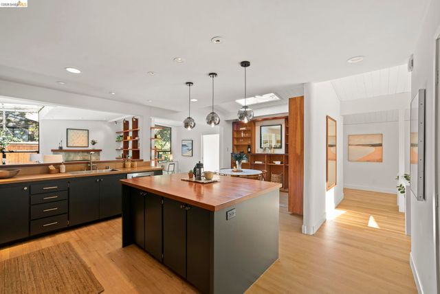 6966 Paso Robles Drive, Oakland, CA 94611