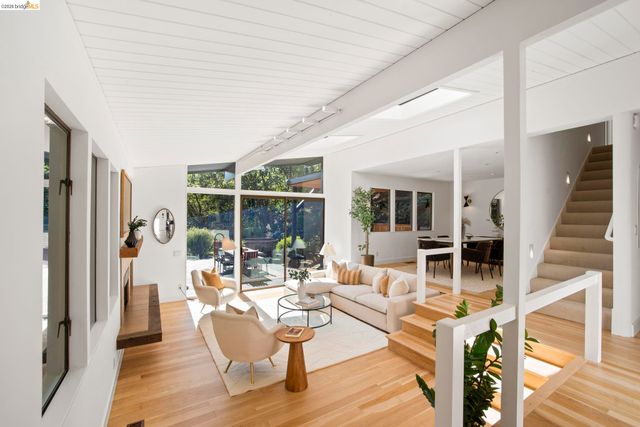 6966 Paso Robles Drive, Oakland, CA 94611