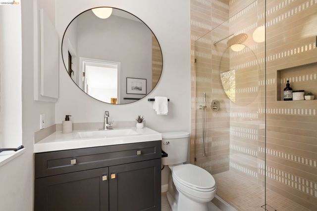 6966 Paso Robles Drive, Oakland, CA 94611