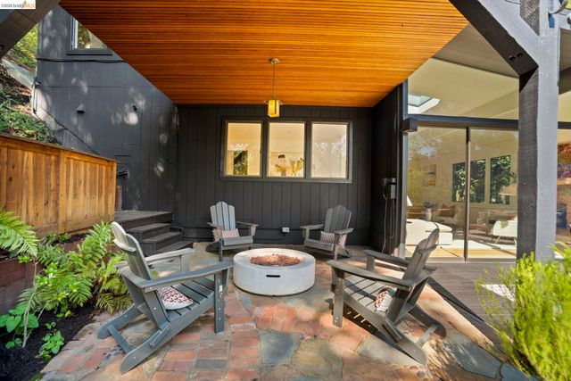 6966 Paso Robles Drive, Oakland, CA 94611