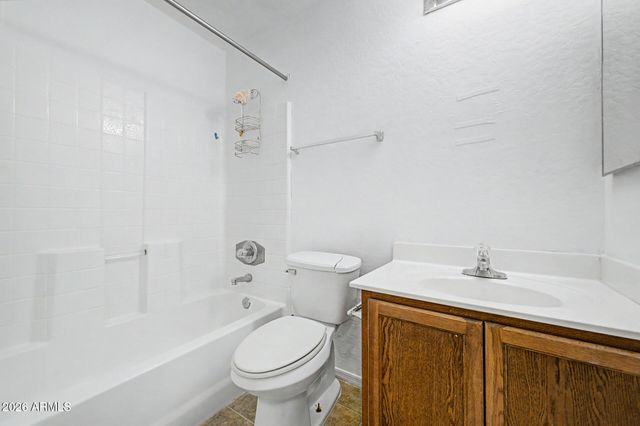 134 W DESERT Lane, Phoenix, AZ 85041