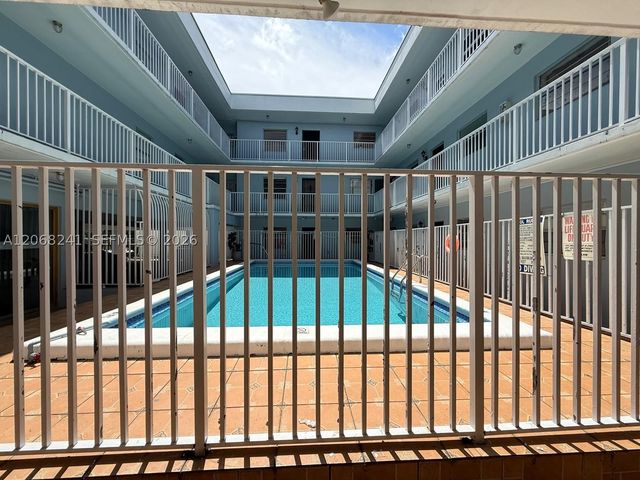 1735 NE 164th St E104, North Miami Beach, FL 33162