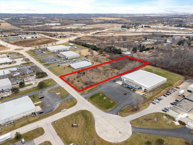 3050 HELSAN DRIVE, Richfield, WI 53076