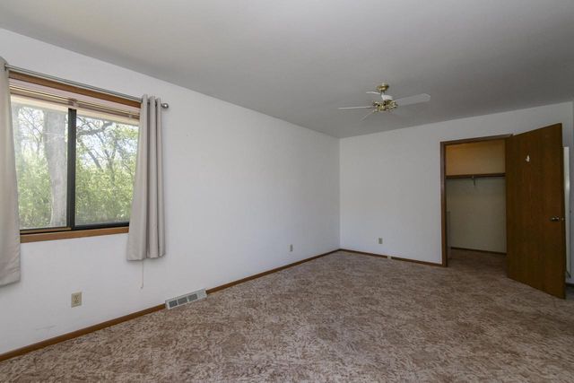 4655 Woodland DRIVE, Greenfield, WI 53220