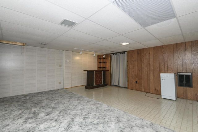 4655 Woodland DRIVE, Greenfield, WI 53220