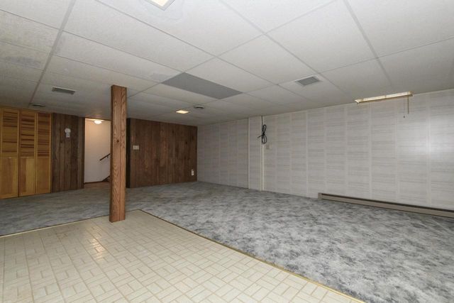 4655 Woodland DRIVE, Greenfield, WI 53220