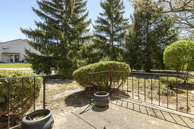 4655 Woodland DRIVE, Greenfield, WI 53220