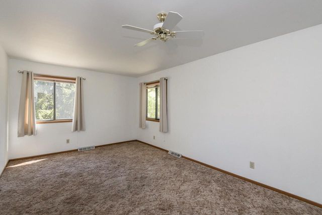 4655 Woodland DRIVE, Greenfield, WI 53220